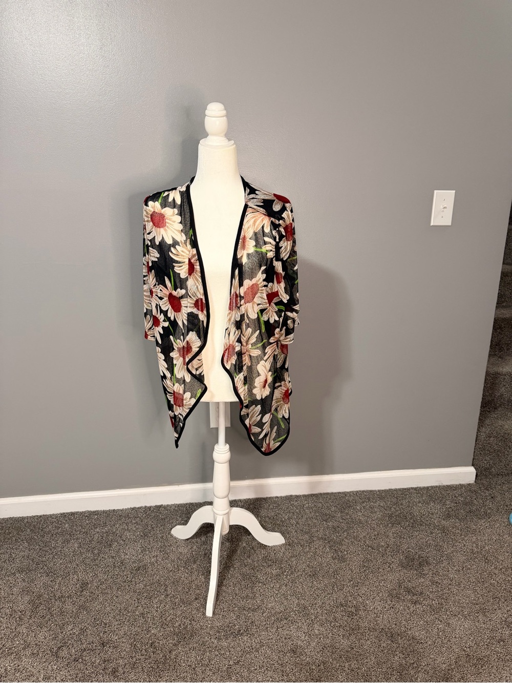 Source Unknown Black Floral Open-Front Kimono with Cream & Red Blooms